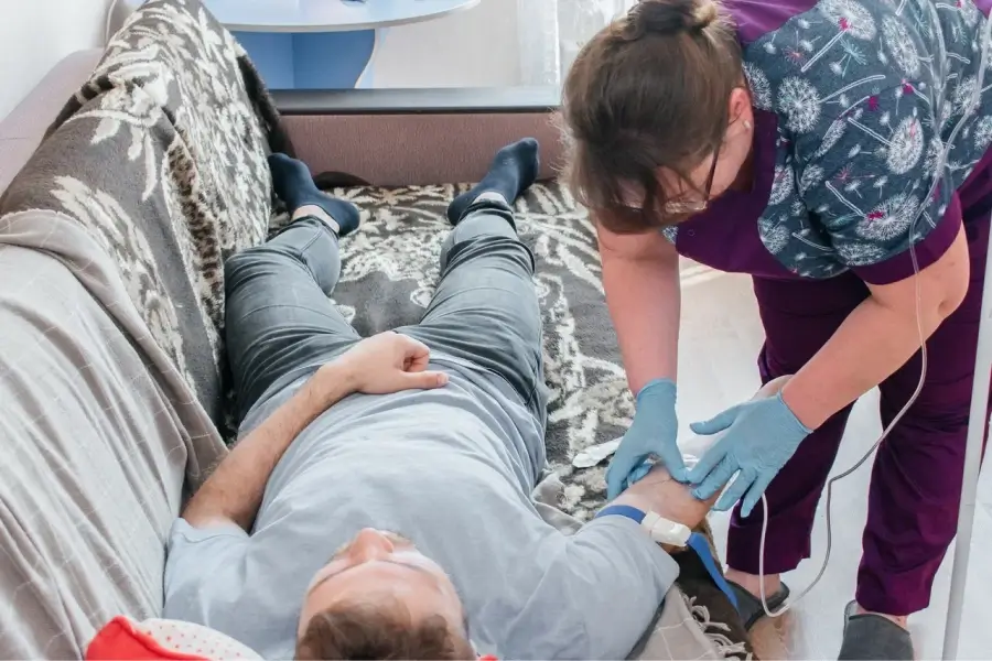 Срочный вывод из запоя в Кирсанове: быстро, недорого